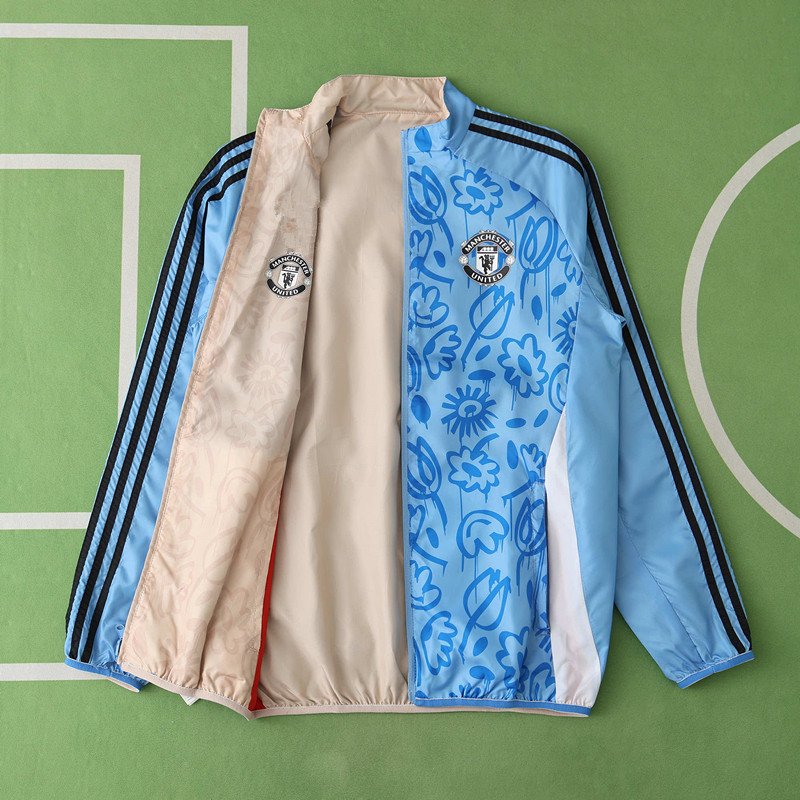 137d5896bb 2425 Manchester United F.C. Wear on both sides windbreaker - Billede 1