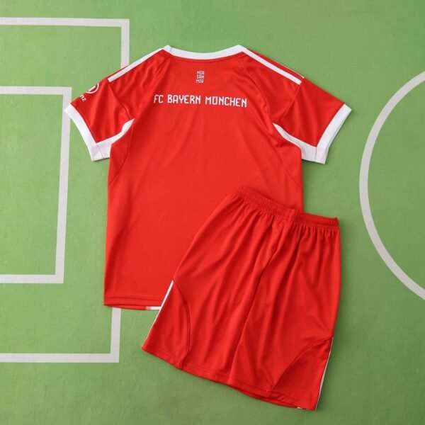 ⁦2526 season Fußball-Club Bayern München home Kids kit⁩ - الصورة ⁦16⁩