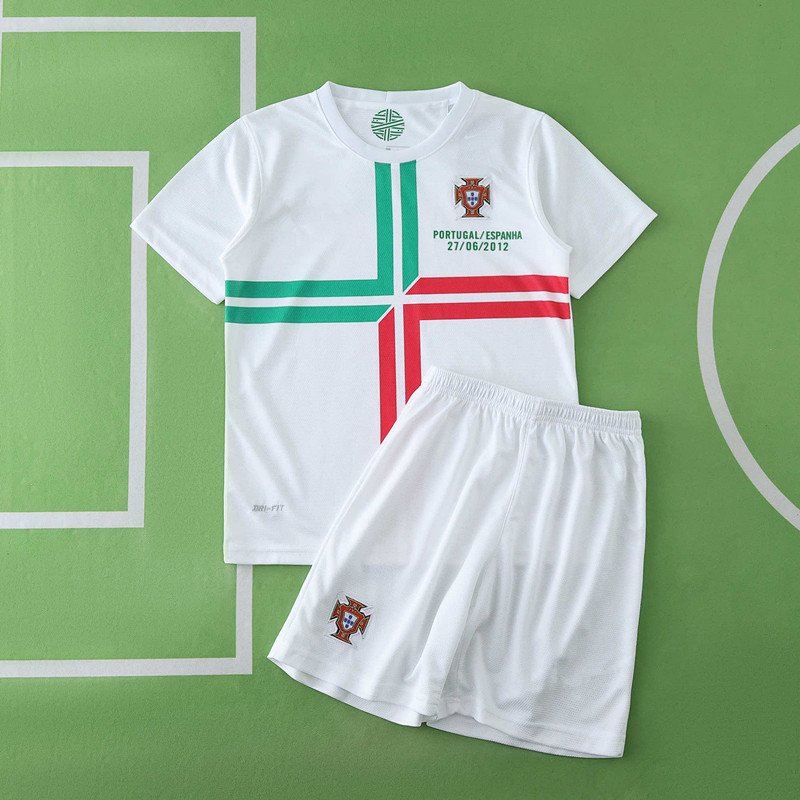 a0a4c713c7 1213 Portugal away retro Kids kit - Imagem 1