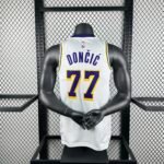 NBA L.A. Lakers 77#DONCIC Luka Dončić - Imagem 2