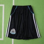 ⁦2526 season Newcastle United F.C. home Kids kit⁩ - الصورة ⁦12⁩