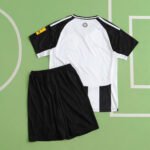 2425 season Newcastle home Kids kit - immagine 2