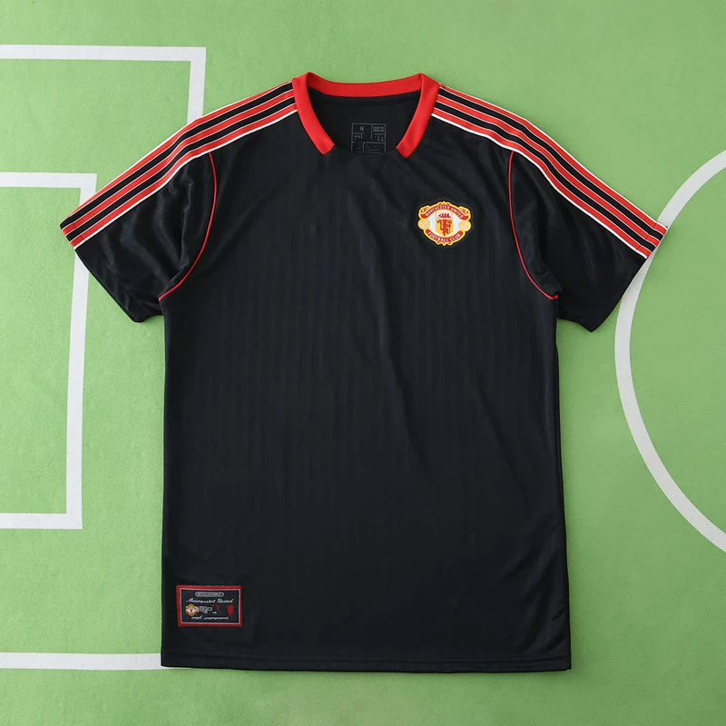 0df18d15a0 2425 Manchester United F.C. CF retro T shirt - Imagem 1