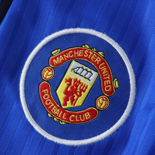 ⁦9698 Manchester United F.C. third retro Kids kit⁩ - الصورة ⁦9⁩