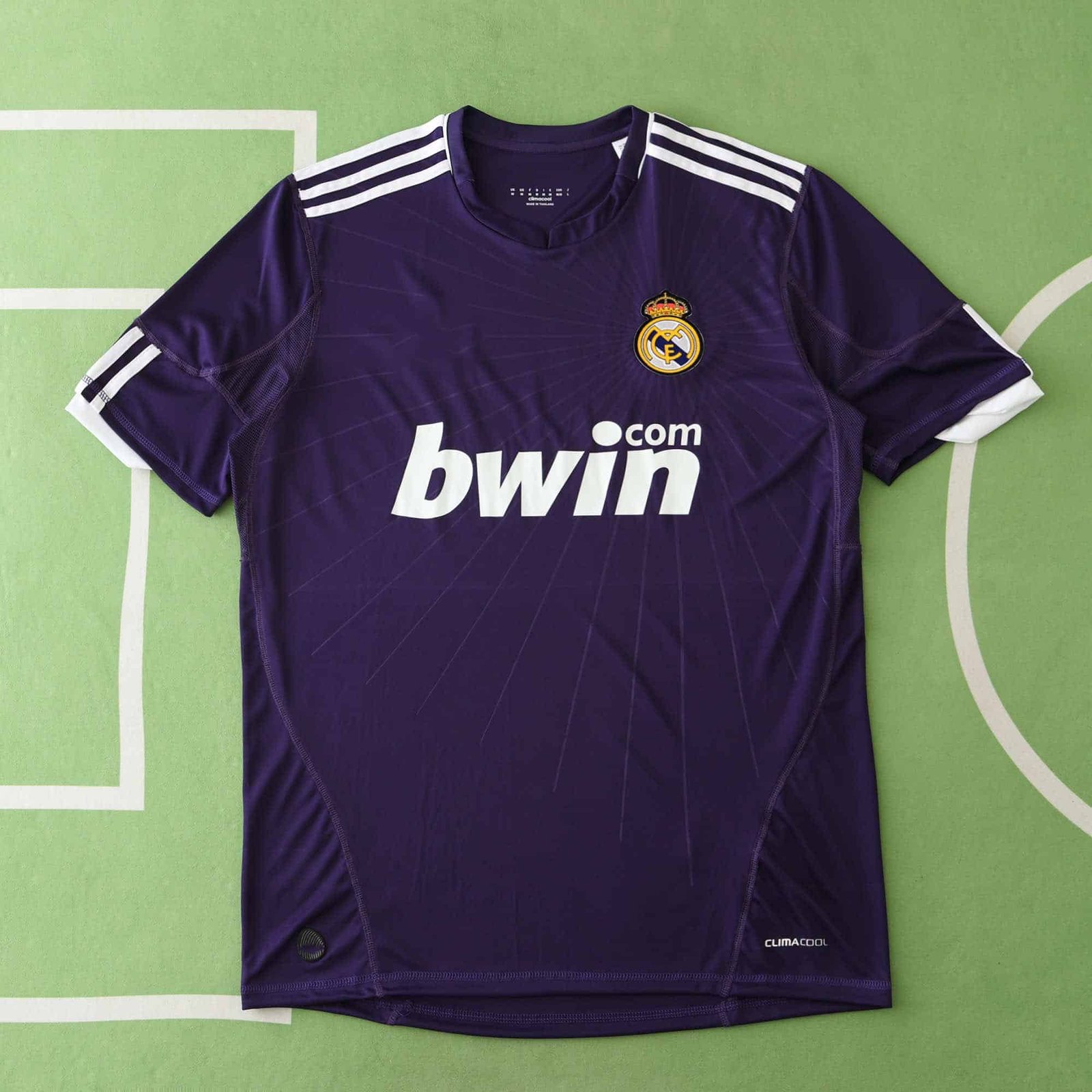 5e9e381379 1011 season Real Madrid CF third retro Fan version - الصورة 1