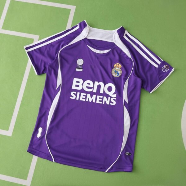 2006 season Real Madrid CF third retro Kids kit – Image 2
