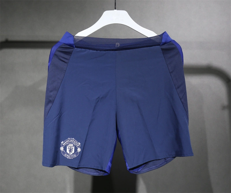 a3e1fbf580 2425 season Manchester United F.C. away Player version short - Imagem 1