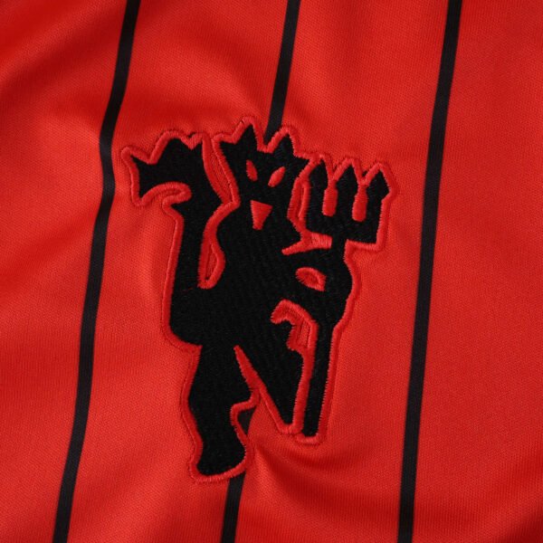 ⁦2526 season Manchester United F.C. Baseball jersey T-shirt⁩ - الصورة ⁦3⁩