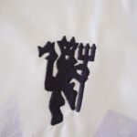 ⁦2526 season Manchester United F.C. away Kids kit⁩ - الصورة ⁦14⁩