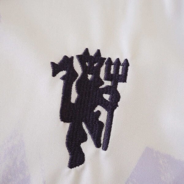 ⁦2526 season Manchester United F.C. away Kids kit⁩ - الصورة ⁦14⁩